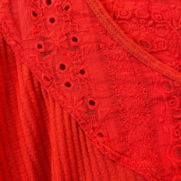 Free People small boho red bell sleeve embroidered blouse v neck eyelet detail - Picture 6 of 6